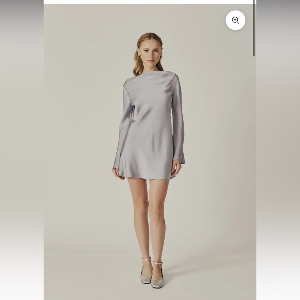 Elegant Gray Long-Sleeve Dress